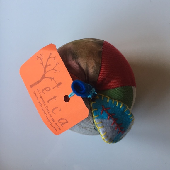 One pumpkin push pin 🧶🧵 - Picture 4 of 5